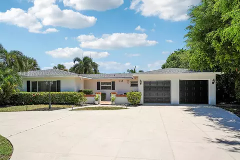 335 Country Club Dr, Tequesta, FL 33469