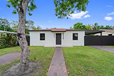 830 NW 131st St, North Miami, FL 33168