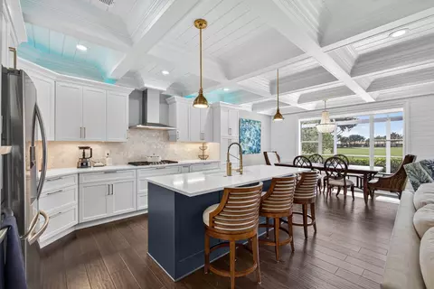 8240 Heritage Club Dr, West Palm Beach, FL 33412