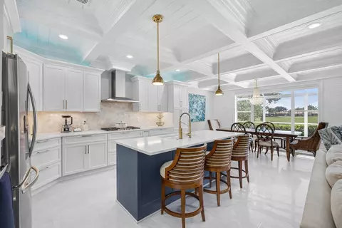 8240 Heritage Club Dr, West Palm Beach, FL 33412
