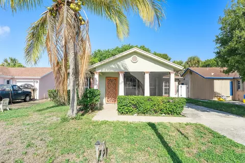 1135 Freshwater Lakes Dr, West Palm Beach, FL 33401