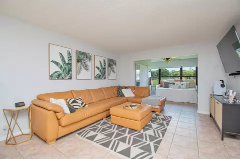 4696 Lucerne Lakes Blvd #102, Lake Worth, FL 33467