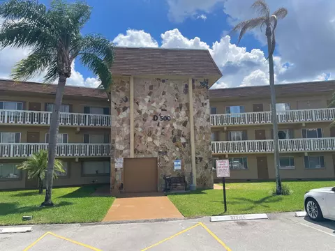 500 Village Green Cir W #212, Palm Springs, FL 33461