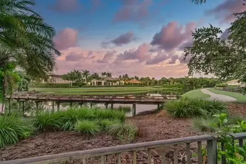 802 Floret Dr, Palm Beach Gardens, FL 33410