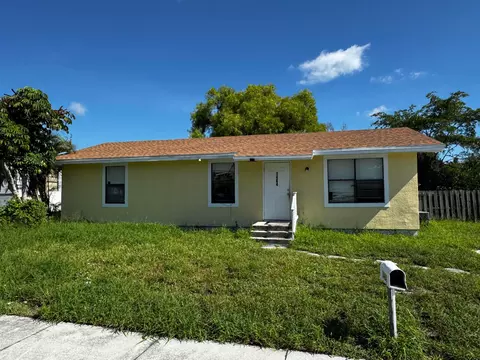 1464 W 32nd St, Riviera Beach, FL 33404