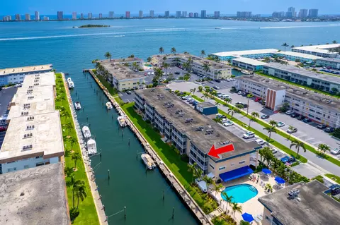 111 Doolen Ct #311, North Palm Beach, FL 33408
