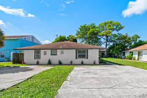 1661 W 27th St #A & B, Riviera Beach, FL 33404