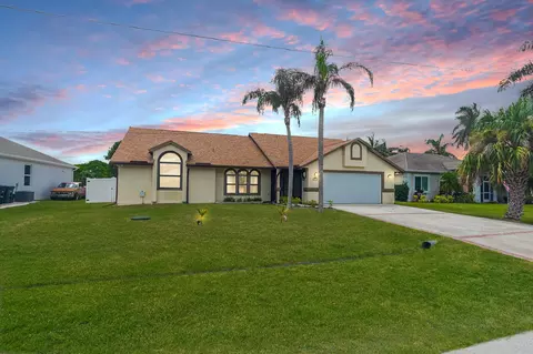2213 SE Rock Springs Dr, Port Saint Lucie, FL 34952