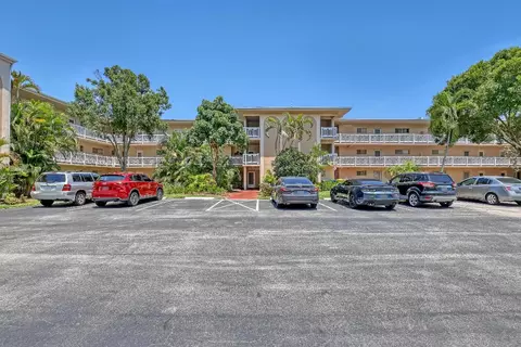 2687 N Garden Dr N #205, Lake Worth, FL 33461