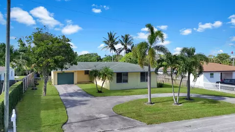 2022 Collier Ave, Lake Worth, FL 33461