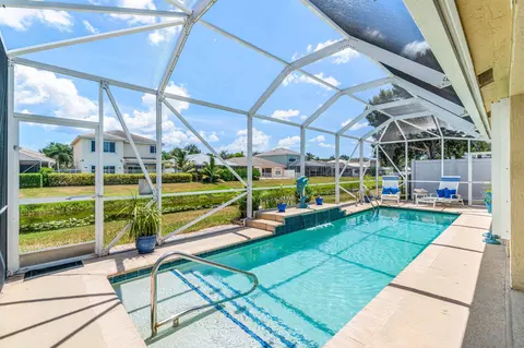 6798 Lantern Key Dr, Lake Worth, FL 33463