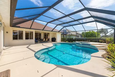 212 SW Whitewood Dr, Port Saint Lucie, FL 34953