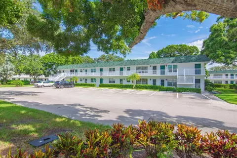 2800 Indian River Blvd #2Q, Vero Beach, FL 32960