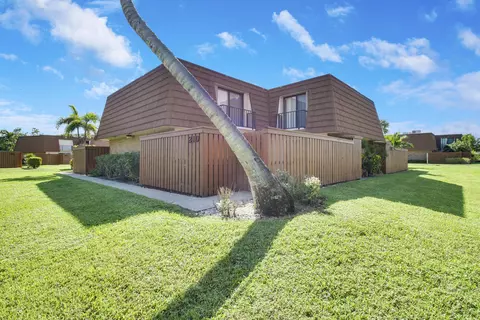 3900 County Line Rd #21D, Tequesta, FL 33469