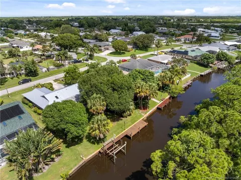 1339 SE Coral Reef St, Port Saint Lucie, FL 34983