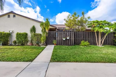 2503 Waterview Cir, Palm Springs, FL 33461