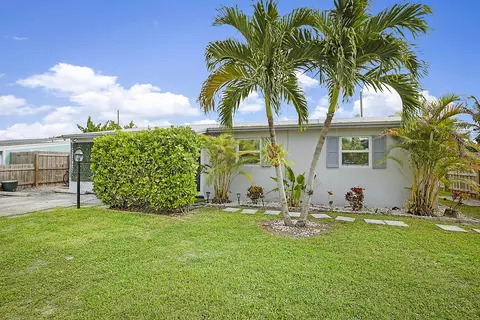 9278 Bloomfield Dr, Palm Beach Gardens, FL 33410