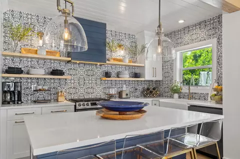 711 SW 27th Way, Boynton Beach, FL 33435