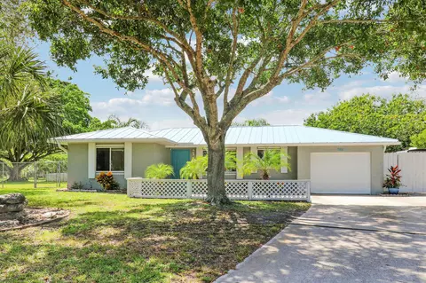 2125 SEast Dunbrooke Cir, Port Saint Lucie, FL 34952