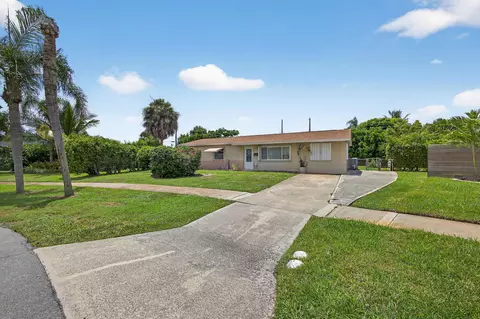 721 Huckleberry Ln, North Palm Beach, FL 33408