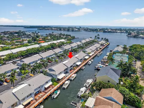 718 NE 12th Ter #4, Boynton Beach, FL 33435