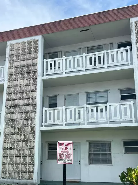 1280 NW 43rd #111, Lauderhill, FL 33313