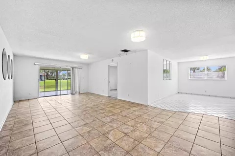 101 Lake Susan Dr, West Palm Beach, FL 33411