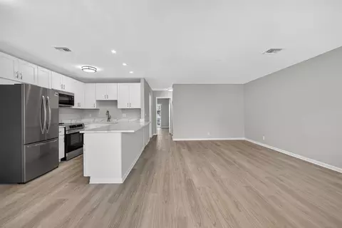 42 Easthampton B, West Palm Beach, FL 33417