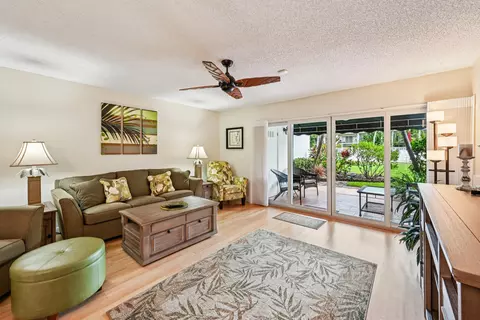 398 Golfview #G, North Palm Beach, FL 33408