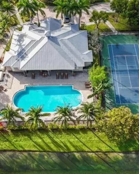 2035 Nassau Dr, Riviera Beach, FL 33404