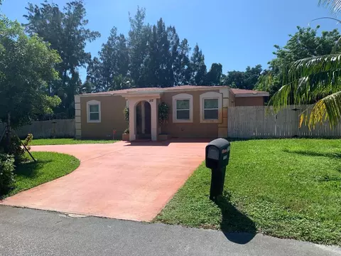 212 NW 6th Ave, Boynton Beach, FL 33435