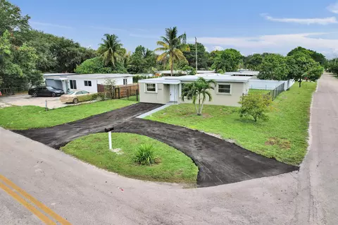 6301 Hayes St, Hollywood, FL 33024