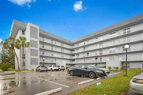 1402 NW 80th Ave #203, Margate, FL 33063