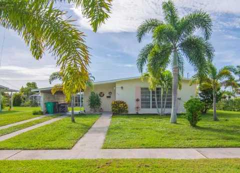 2863 SE Merritt Ter, Port Saint Lucie, FL 34952