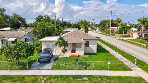 2403 Scott St, Hollywood, FL 33020