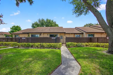 606 Sea Pne #B, Greenacres, FL 33415