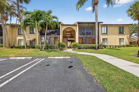 610 Sea Pine Way #E2, Greenacres, FL 33415