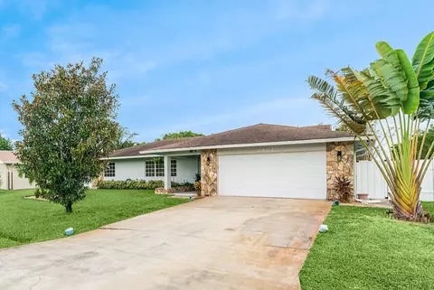 2482 SE Sidonia St, Port Saint Lucie, FL 34952