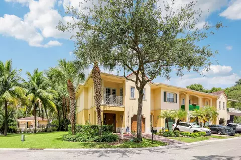 102 Via Emilia, Royal Palm Beach, FL 33411