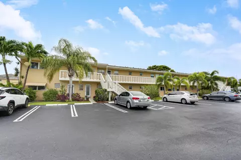 2132 NE 1st Way #201, Boynton Beach, FL 33435