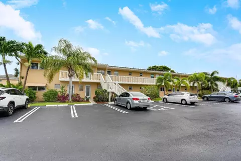 2132 NE 1st Way #201, Boynton Beach, FL 33435