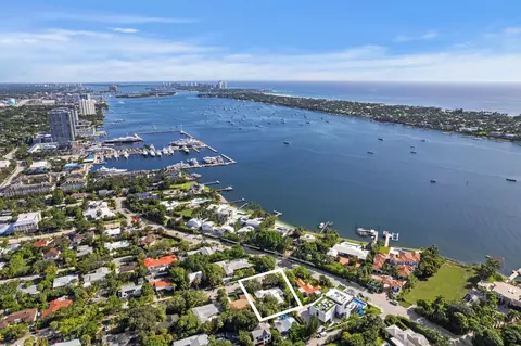 208 34th St, West Palm Beach, FL 33407