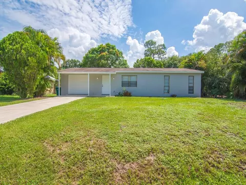 7401 Paso Robles Blvd, Fort Pierce, FL 34951