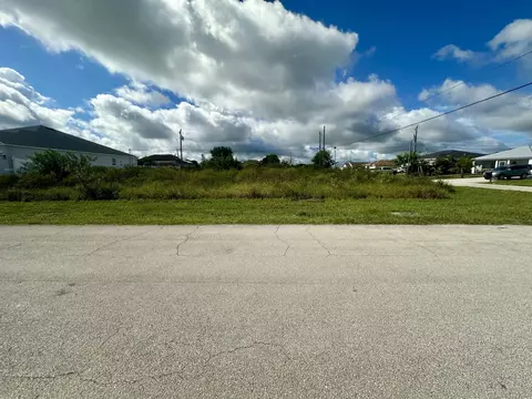 690 SW Gailbreath Ave, Port St Lucie, FL 34953