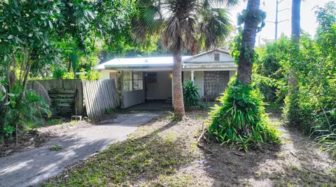 3056 12th St, Vero Beach, FL 32960