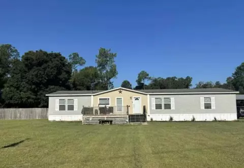 4935 Bevis Rd, Marianna, FL 32448
