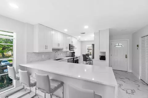 6 Stratford Dr E #D, Boynton Beach, FL 33436