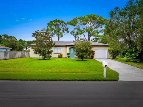 671 NW Sharpe St, Port Saint Lucie, FL 34983