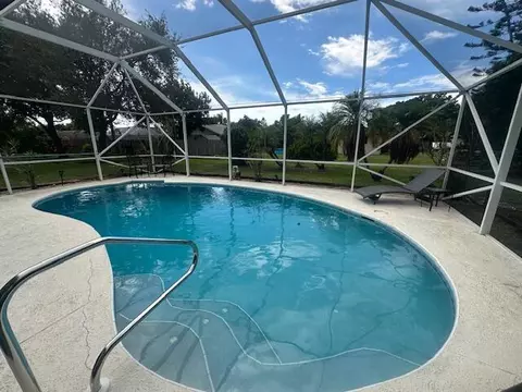 1366 SE Concha St, Port Saint Lucie, FL 34983