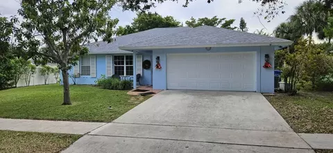 946 Julia Heights Dr, Lantana, FL 33462